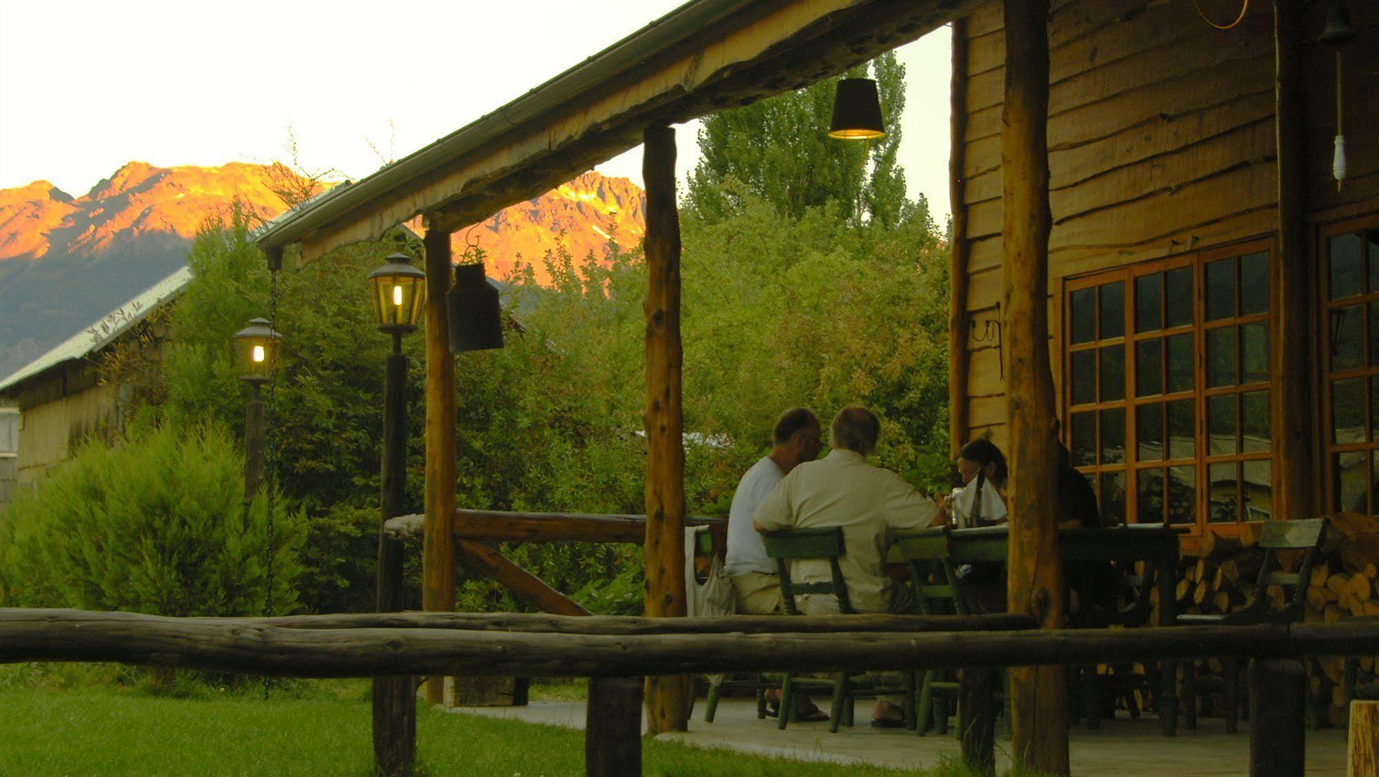 Hotel El Barranco Futaleufú Kültér fotó